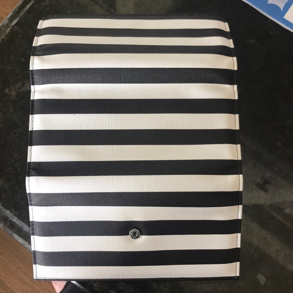 Wallet - Picture 3 of 3